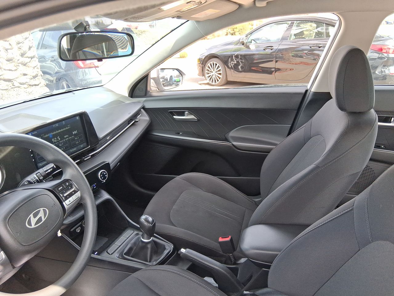 HYUNDAI - 10