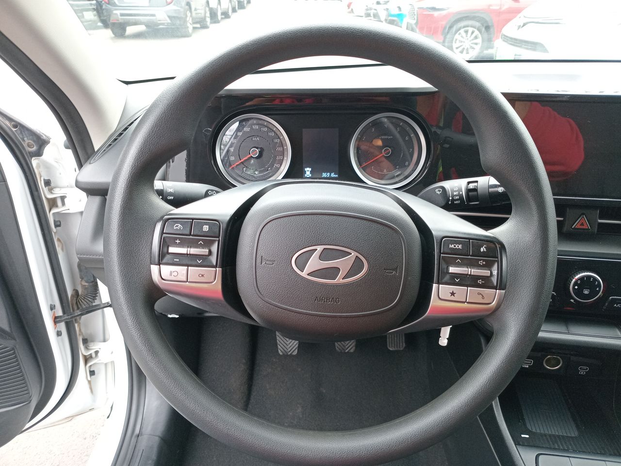 HYUNDAI - 24