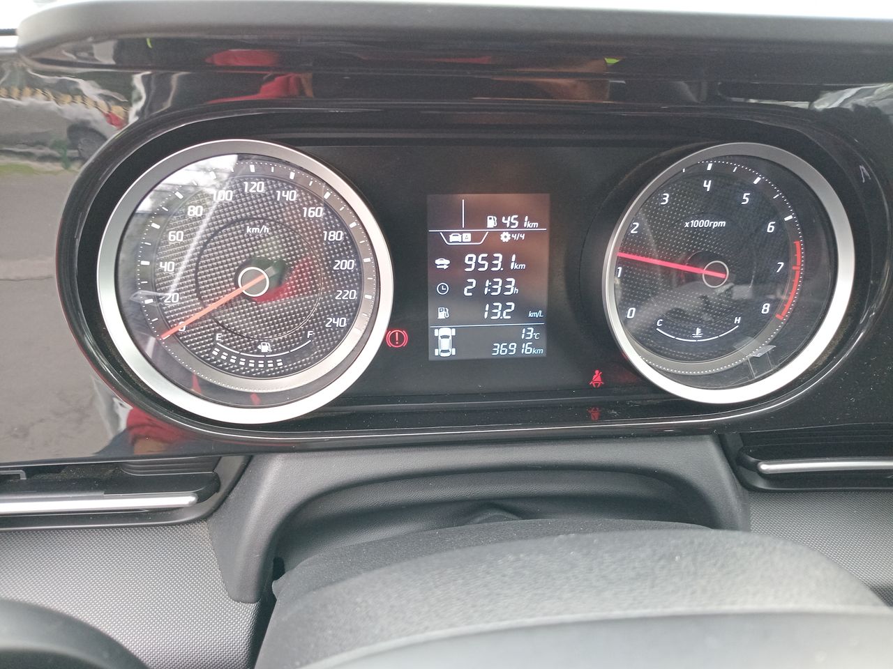 HYUNDAI - 25