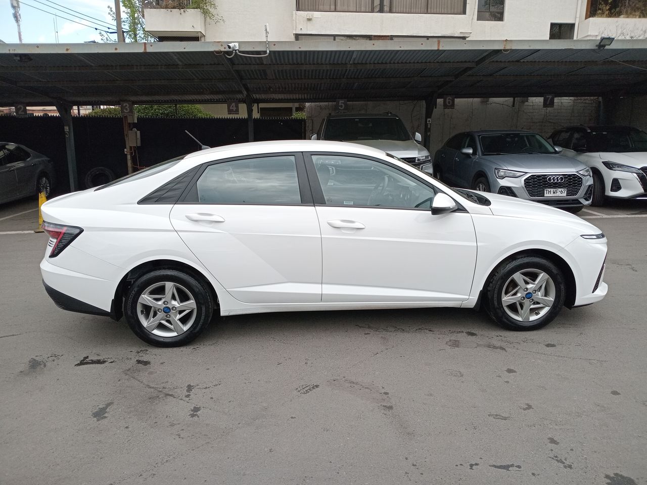 HYUNDAI - 8