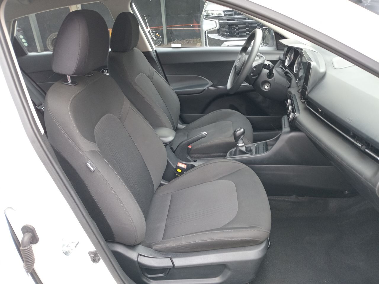 HYUNDAI - 10