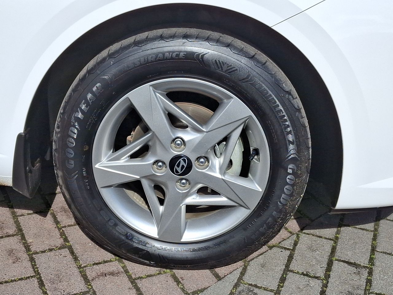 HYUNDAI - 17