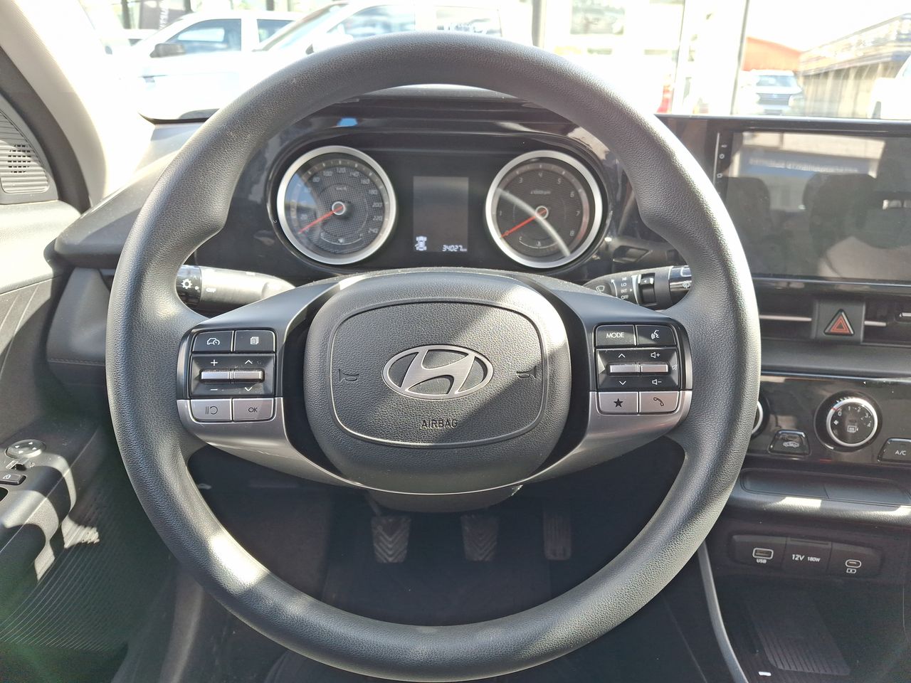 HYUNDAI - 26