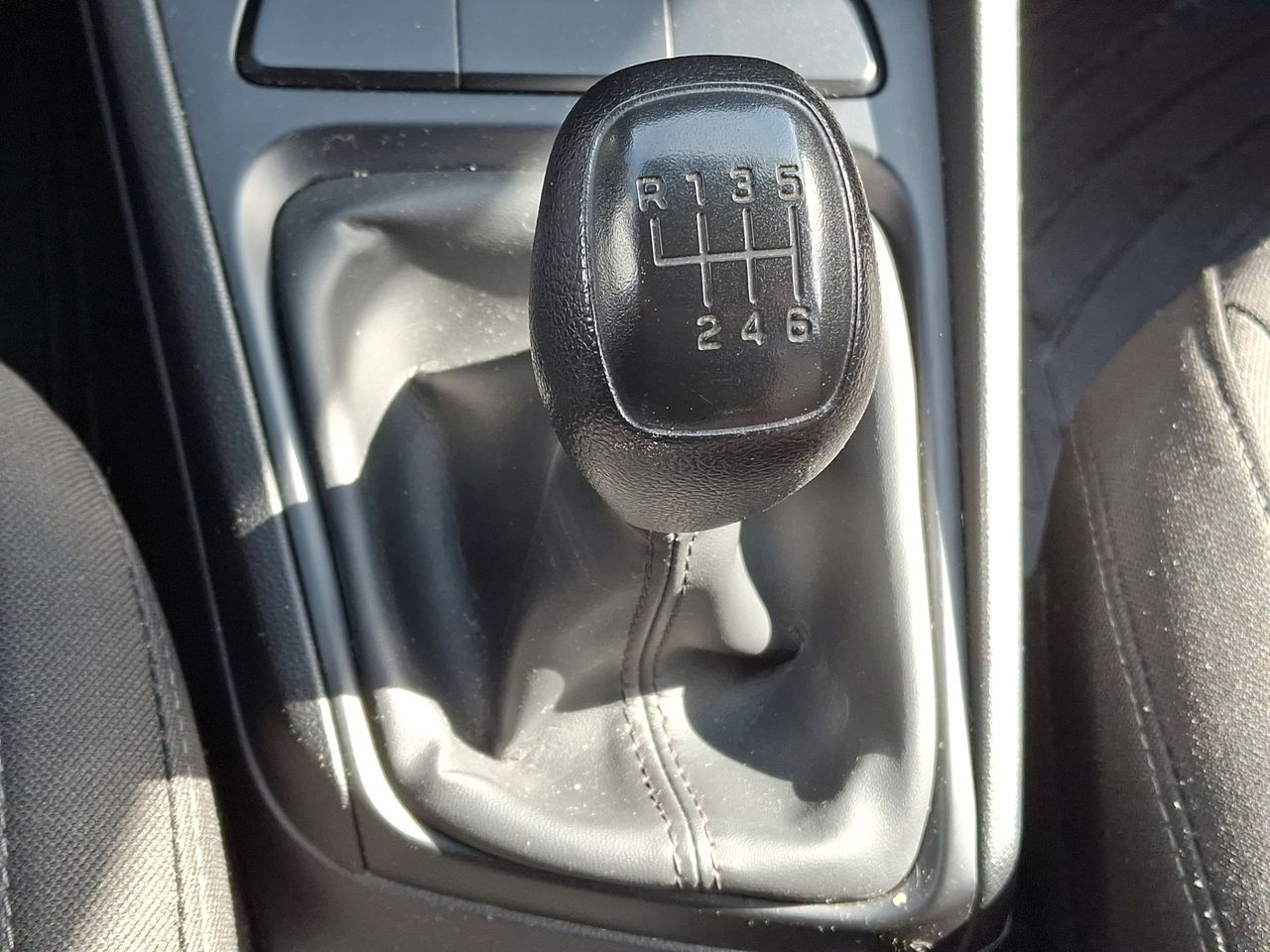 HYUNDAI - 32