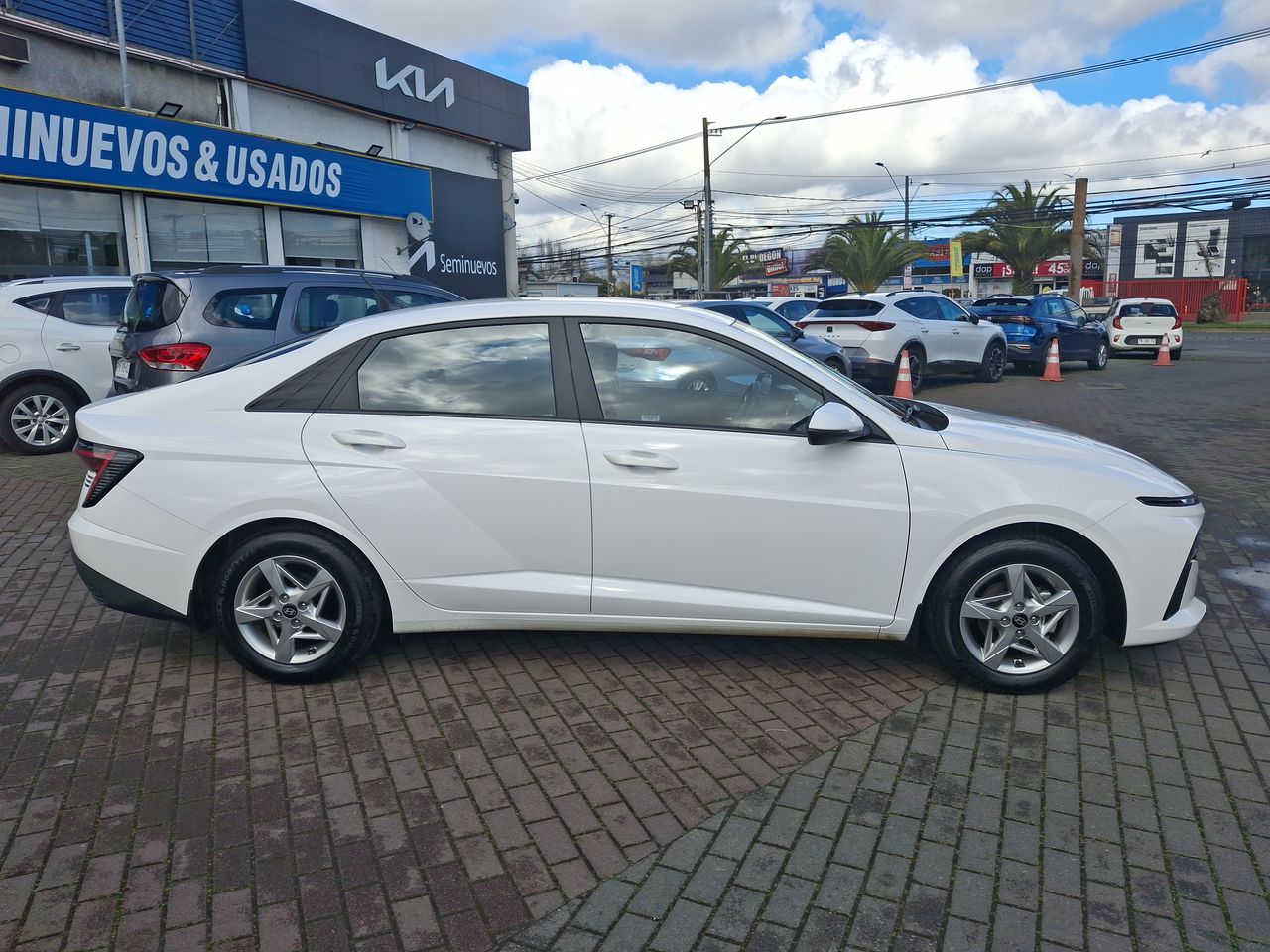 HYUNDAI - 4