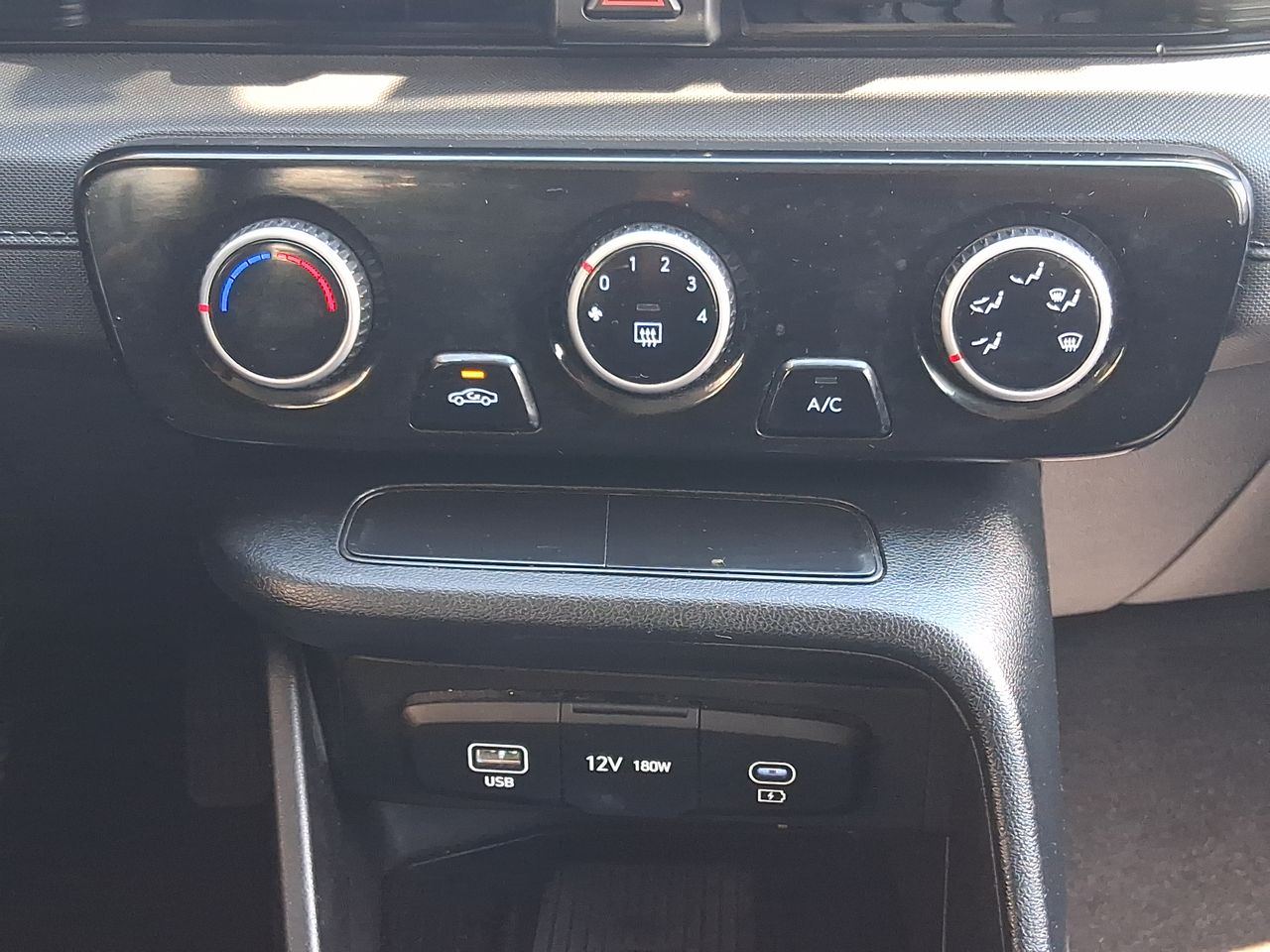 HYUNDAI - 26