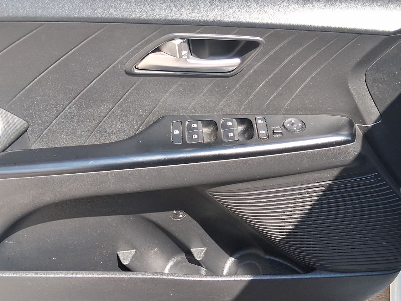 HYUNDAI - 18