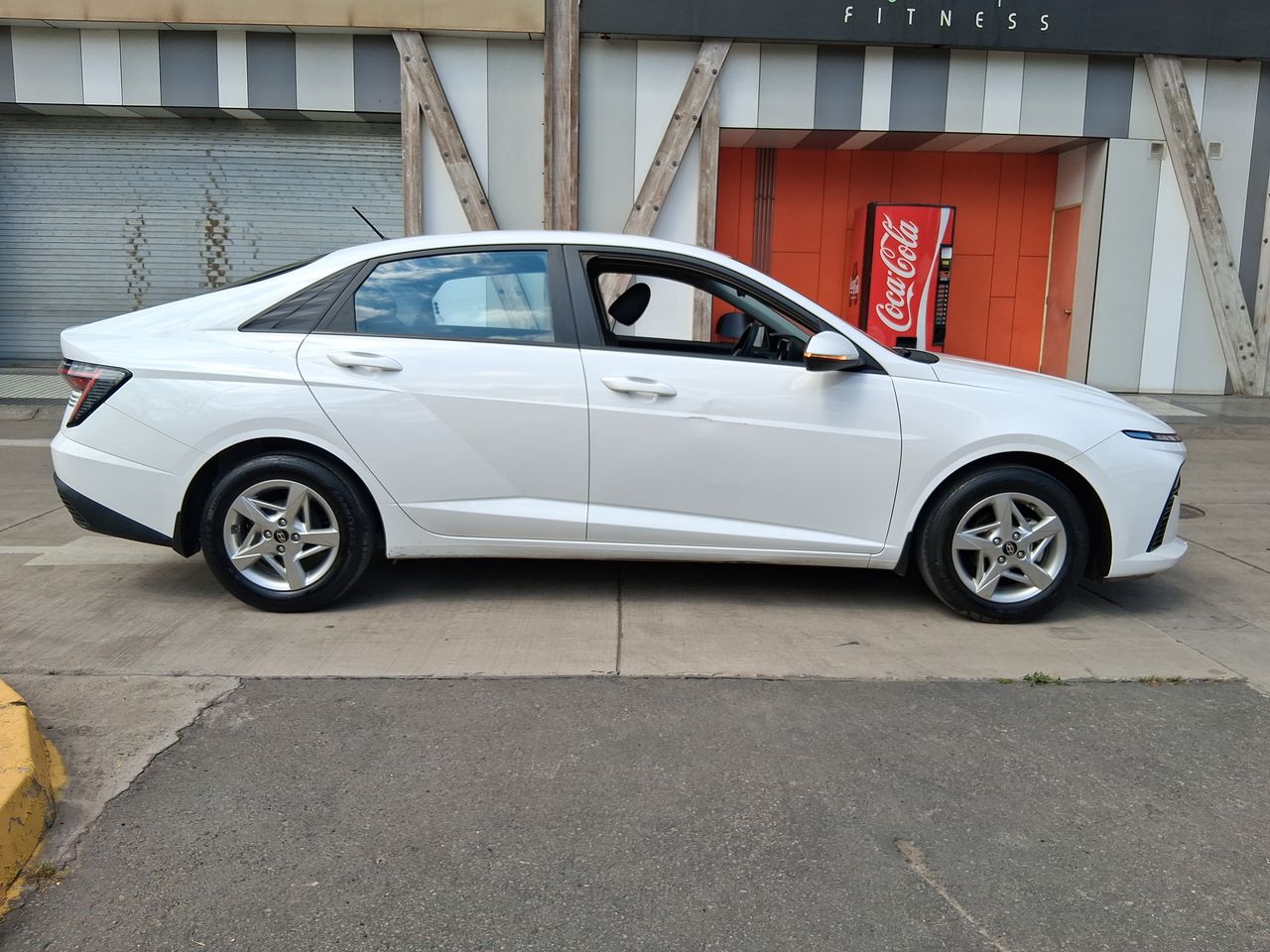HYUNDAI - 6