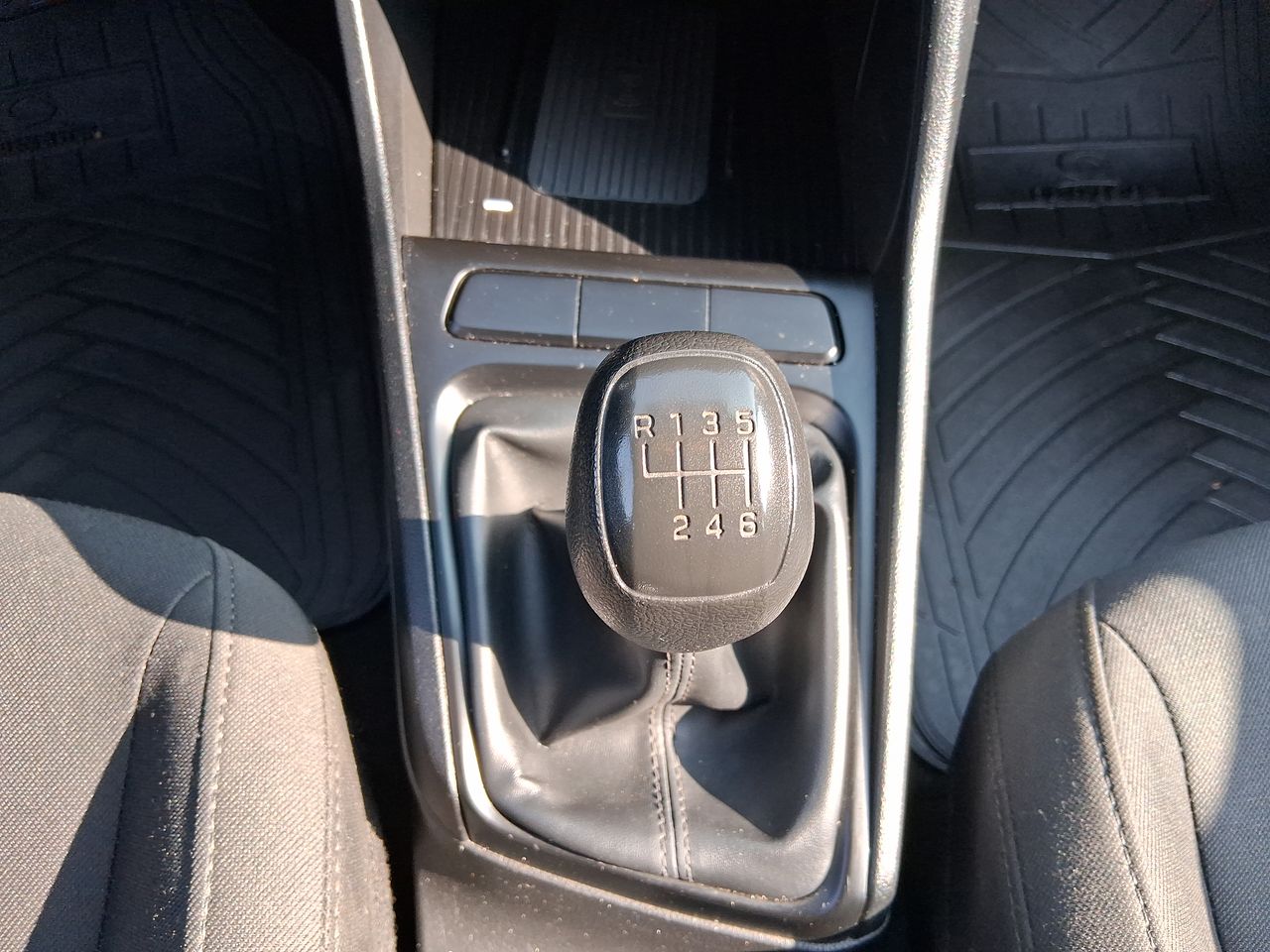 HYUNDAI - 32