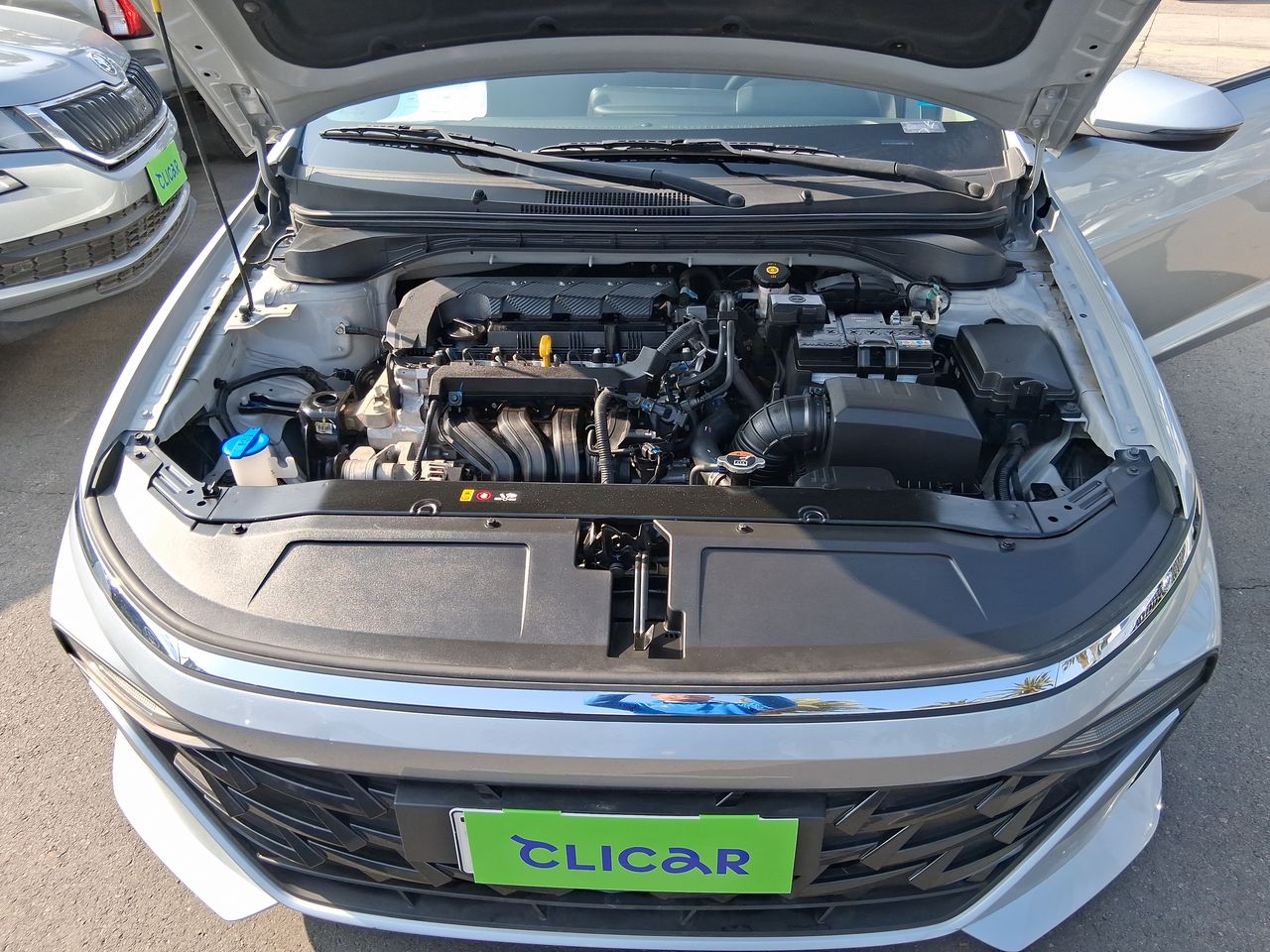 HYUNDAI - 18