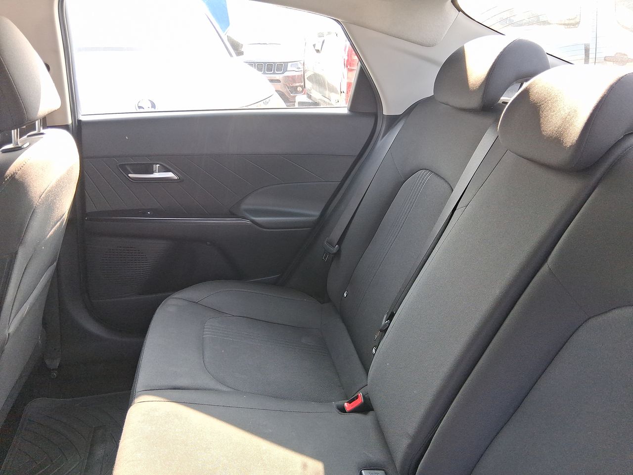 HYUNDAI - 12