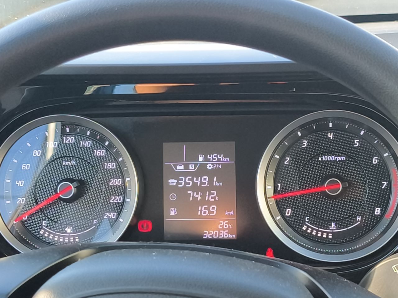 HYUNDAI - 25
