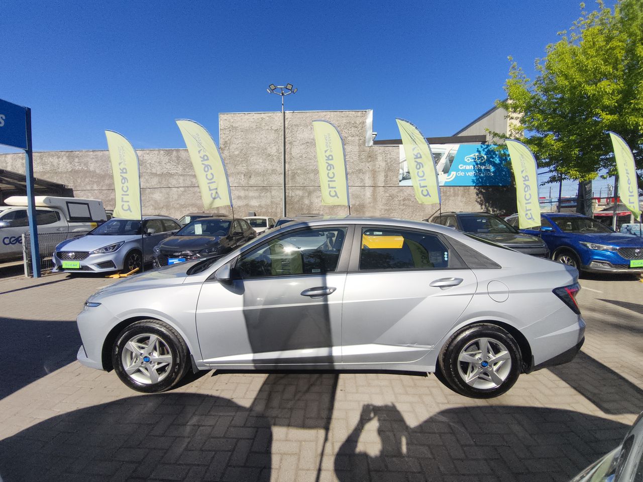 HYUNDAI - 4