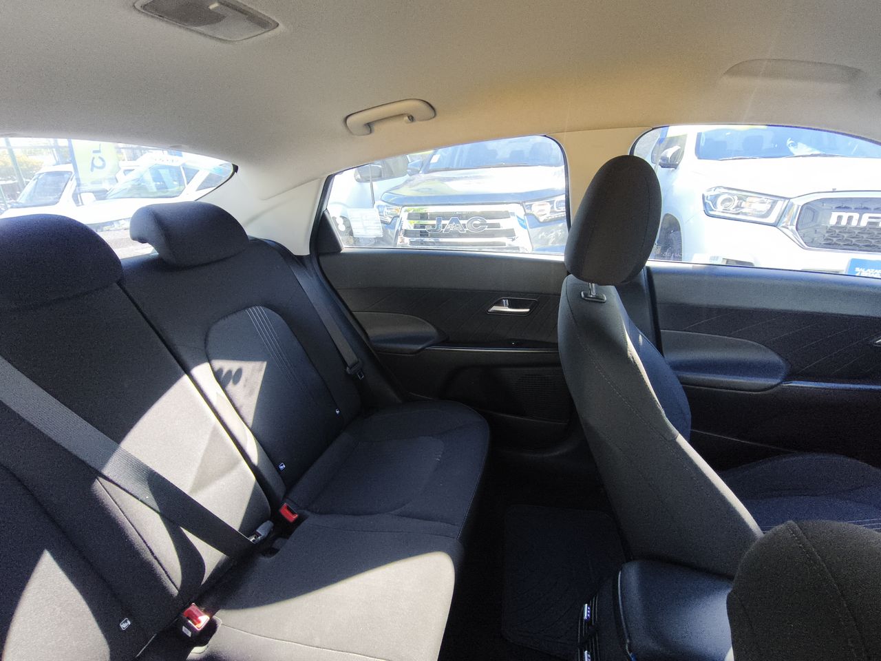 HYUNDAI - 13