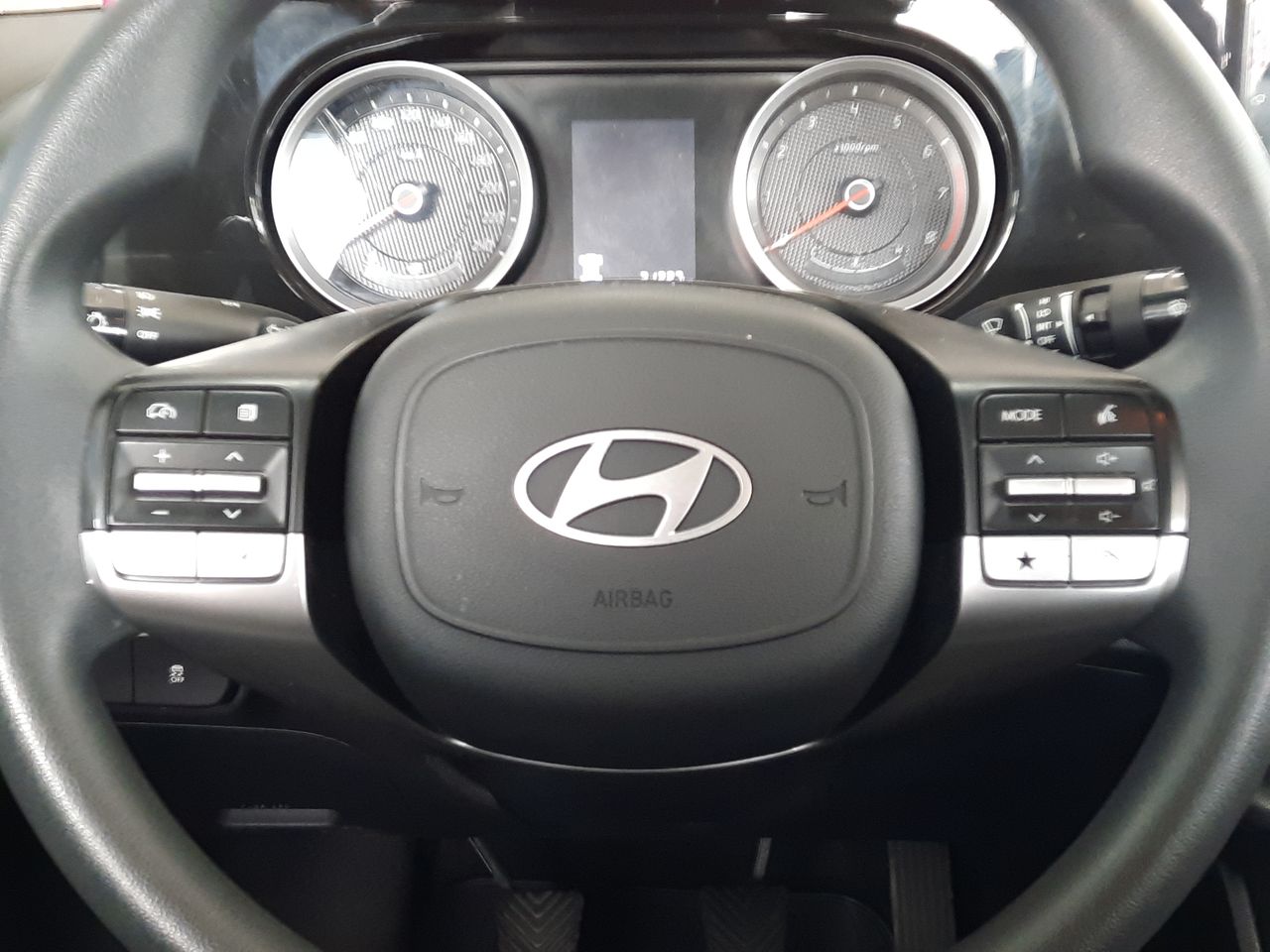 HYUNDAI - 27