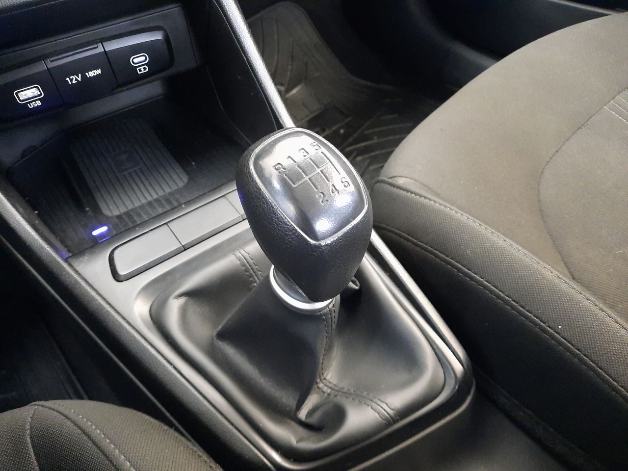 HYUNDAI - 32