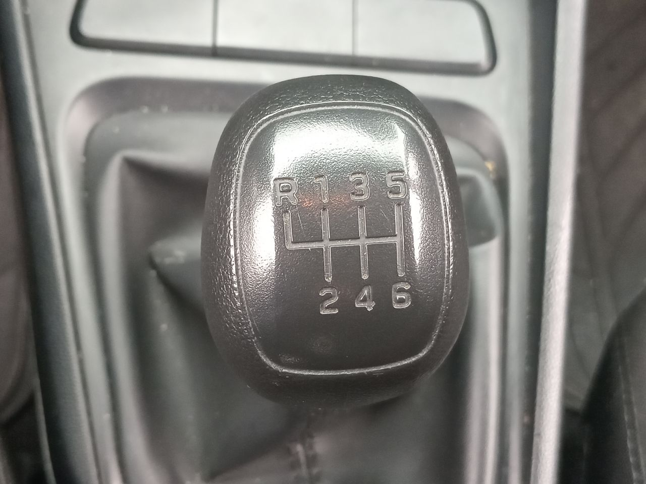 HYUNDAI - 32
