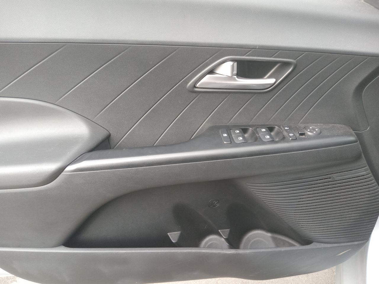 HYUNDAI - 23