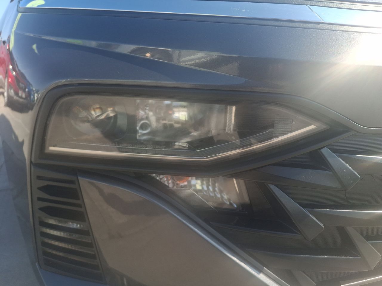 HYUNDAI - 18