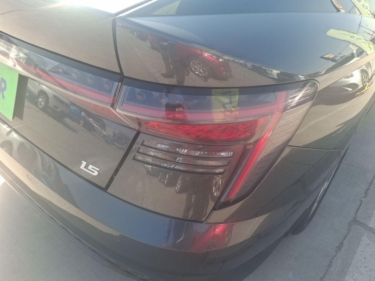 HYUNDAI - 20