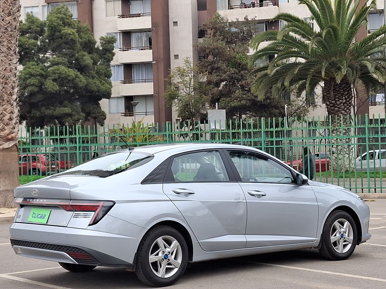 HYUNDAI - 7