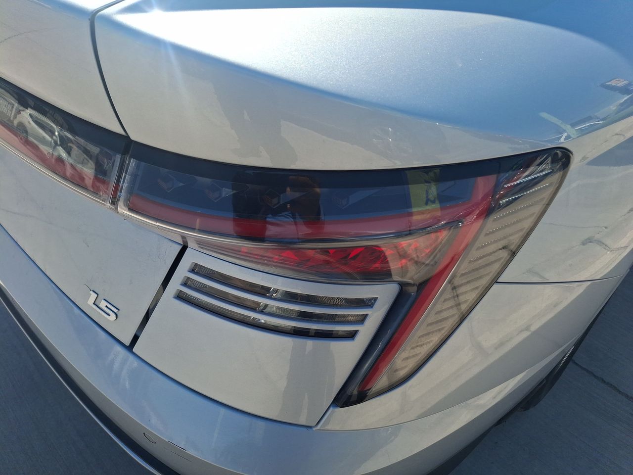 HYUNDAI - 20