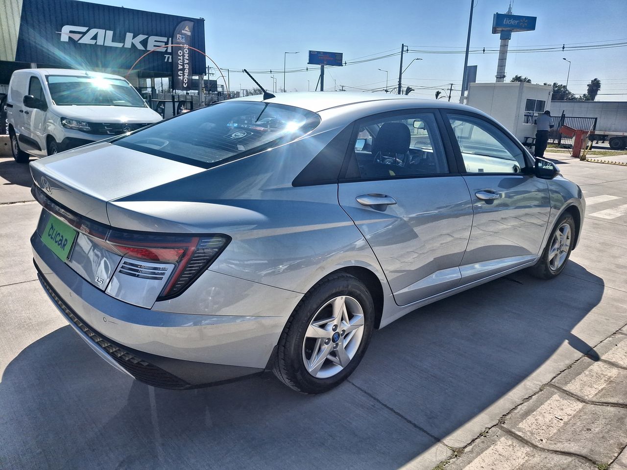 HYUNDAI - 7