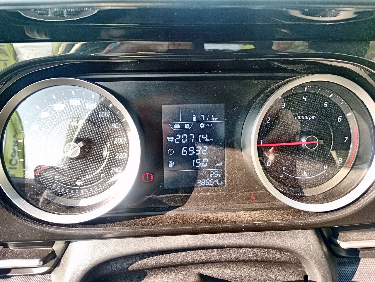 HYUNDAI - 20