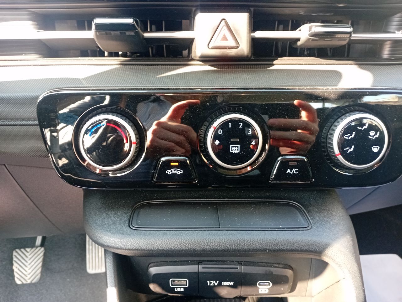 HYUNDAI - 23
