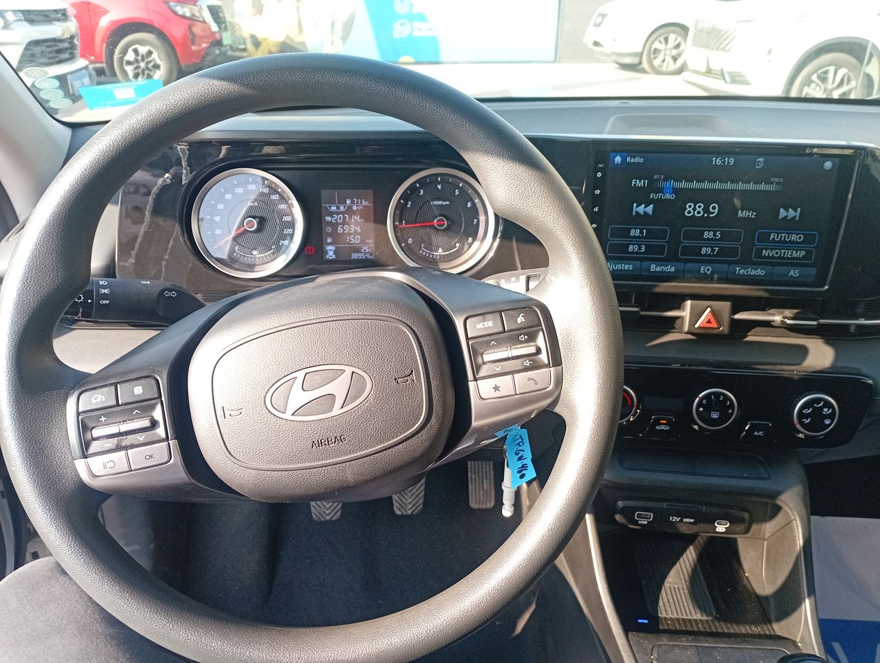 HYUNDAI - 25
