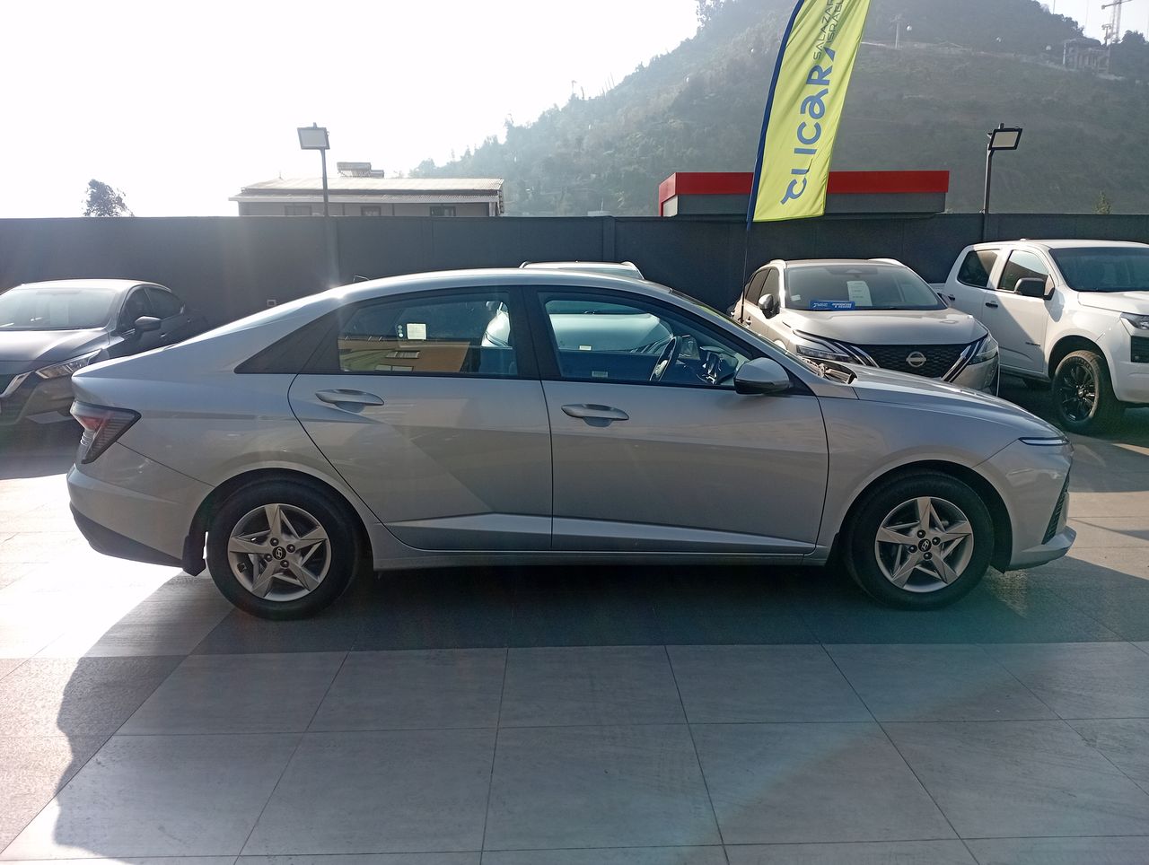 HYUNDAI - 8