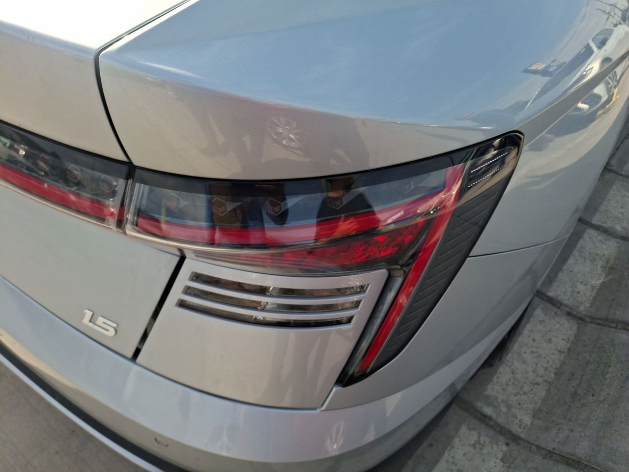 HYUNDAI - 20