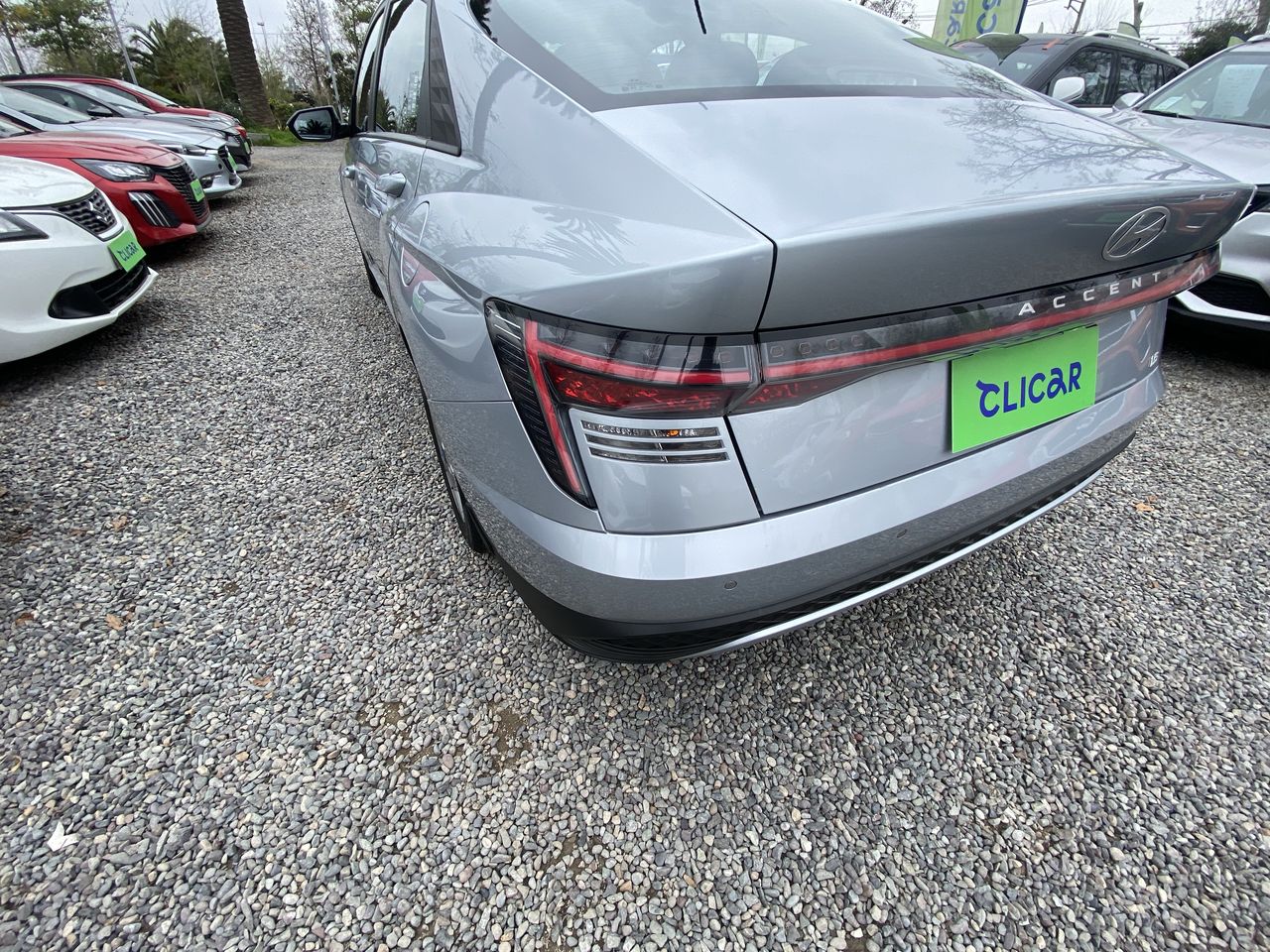 HYUNDAI - 20