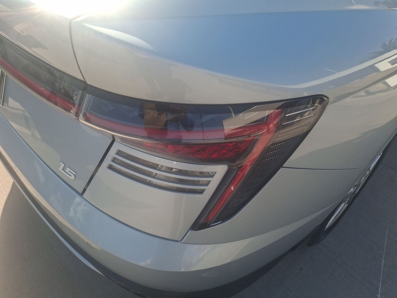 HYUNDAI - 20