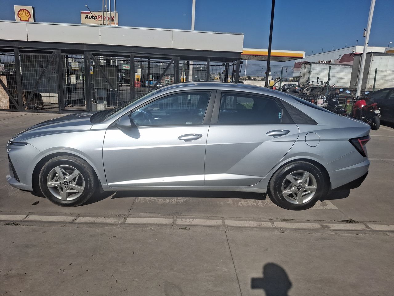 HYUNDAI - 4