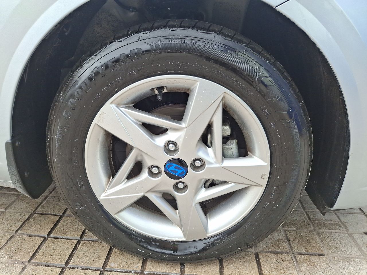HYUNDAI - 17