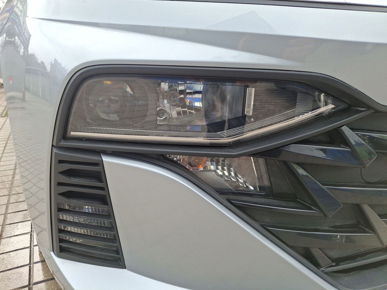 HYUNDAI - 18