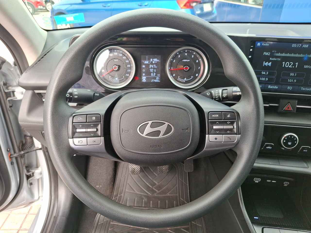 HYUNDAI - 23