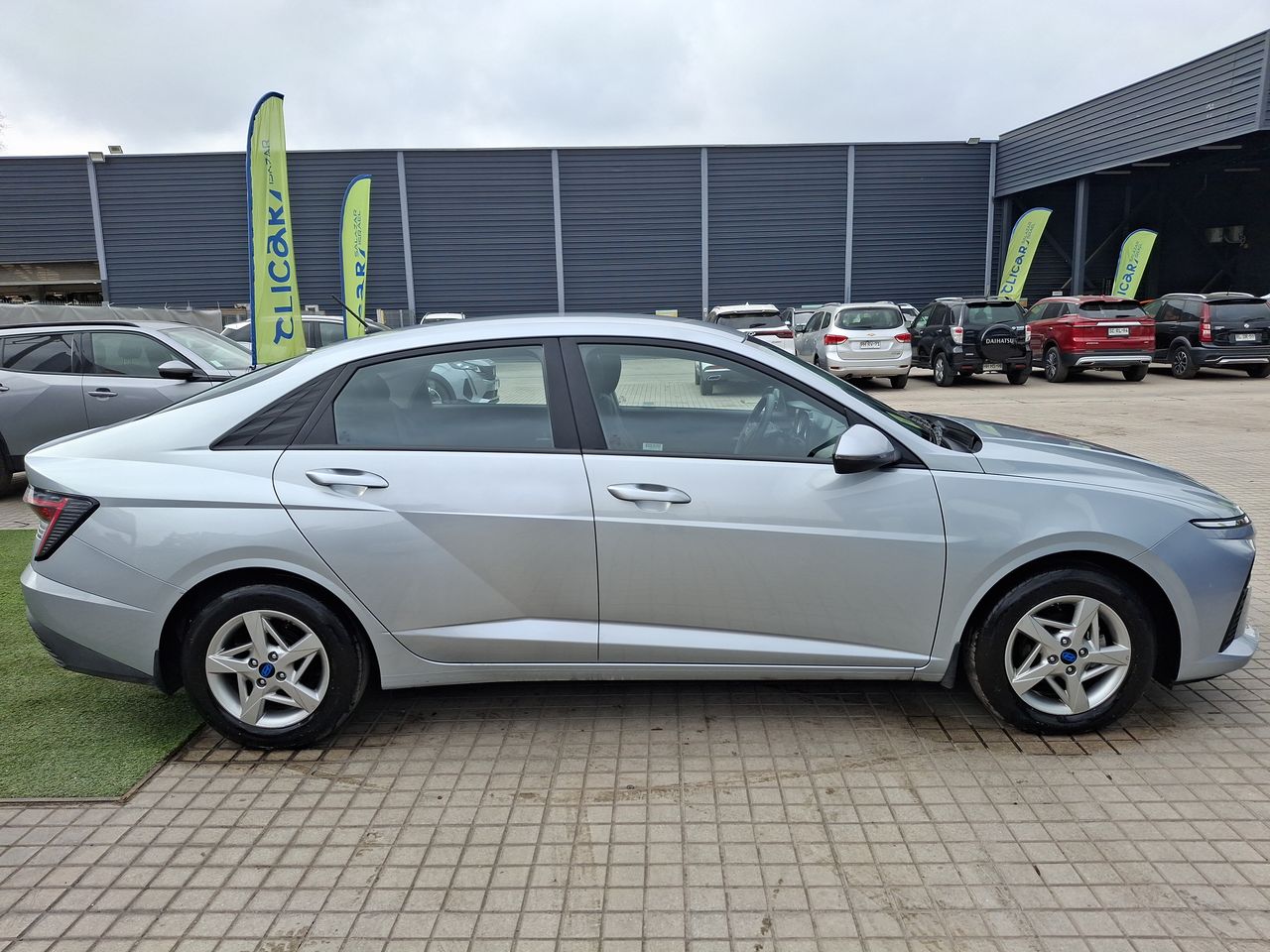 HYUNDAI - 8