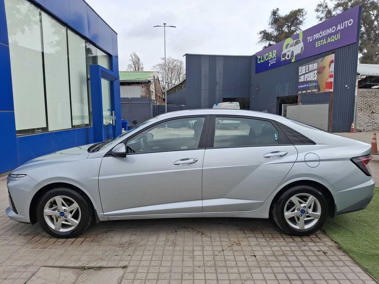 HYUNDAI - 4