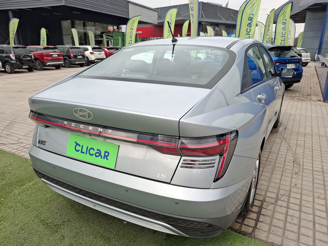 HYUNDAI - 7