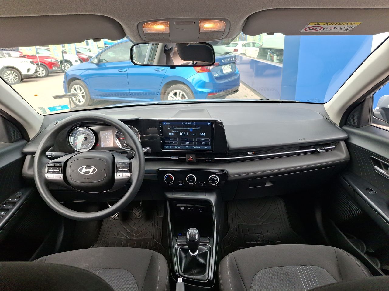 HYUNDAI - 9