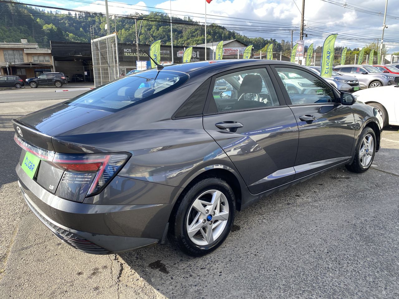 HYUNDAI - 7