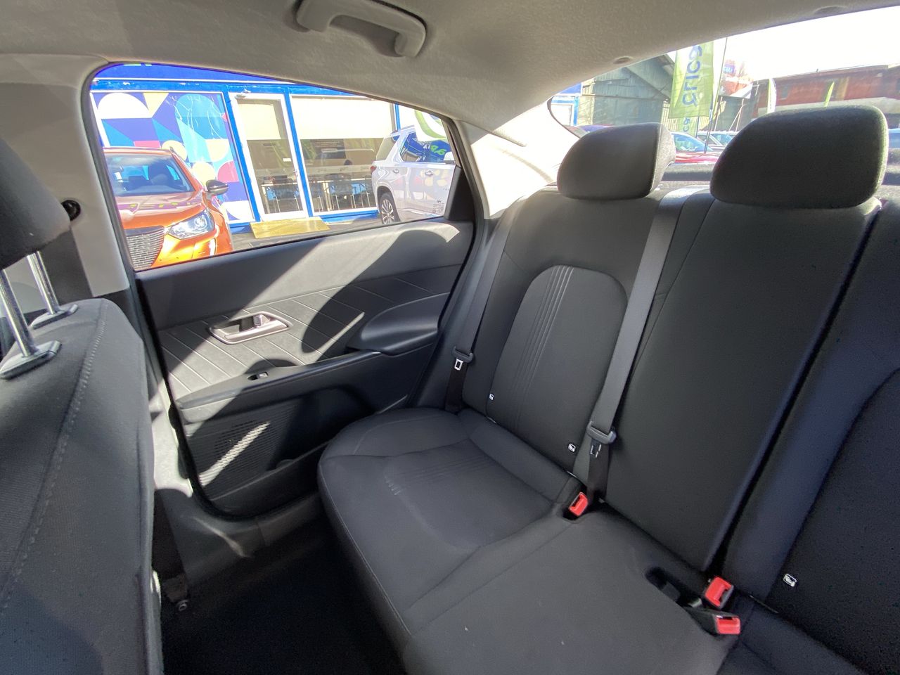 HYUNDAI - 12