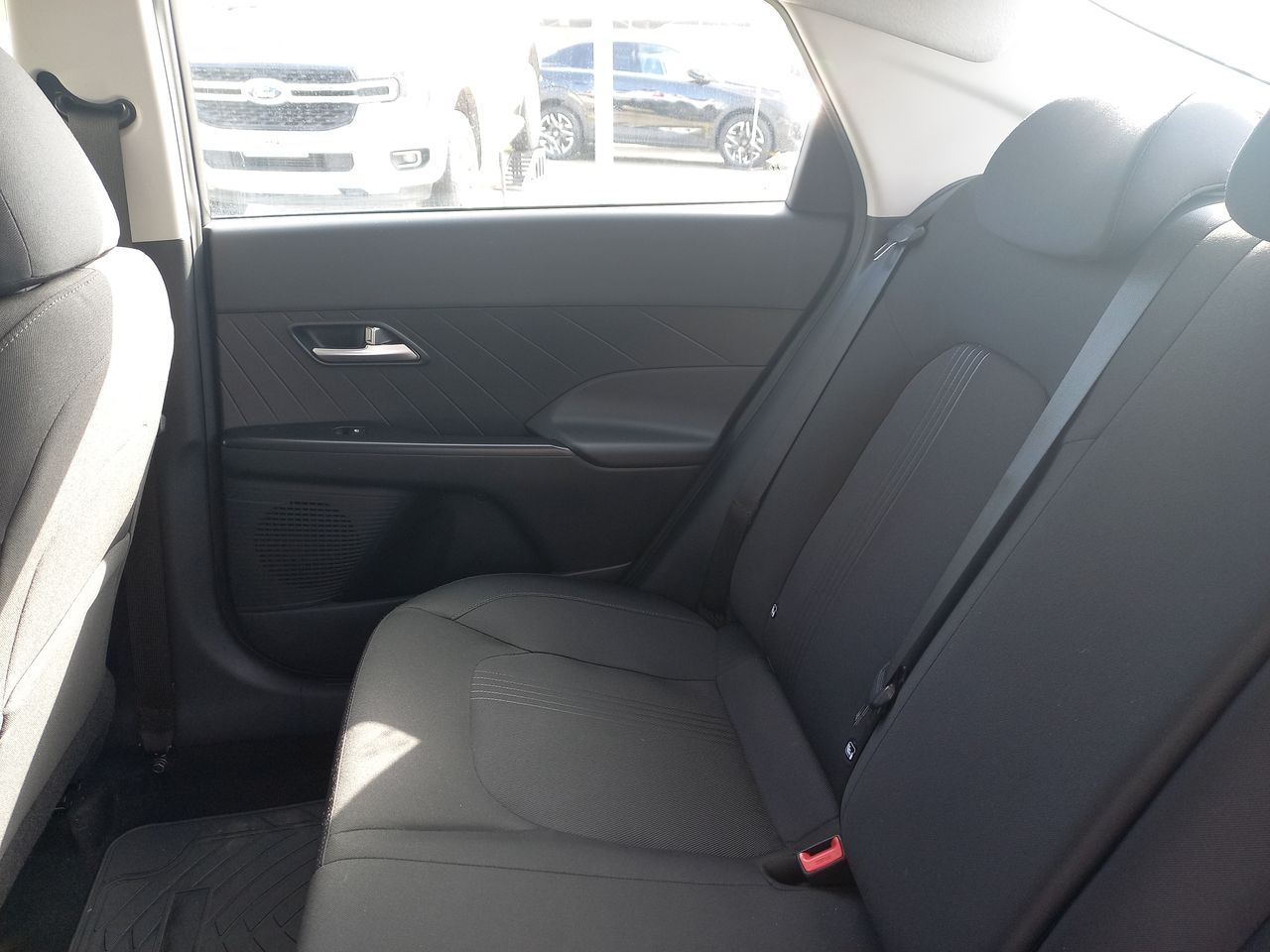 HYUNDAI - 12
