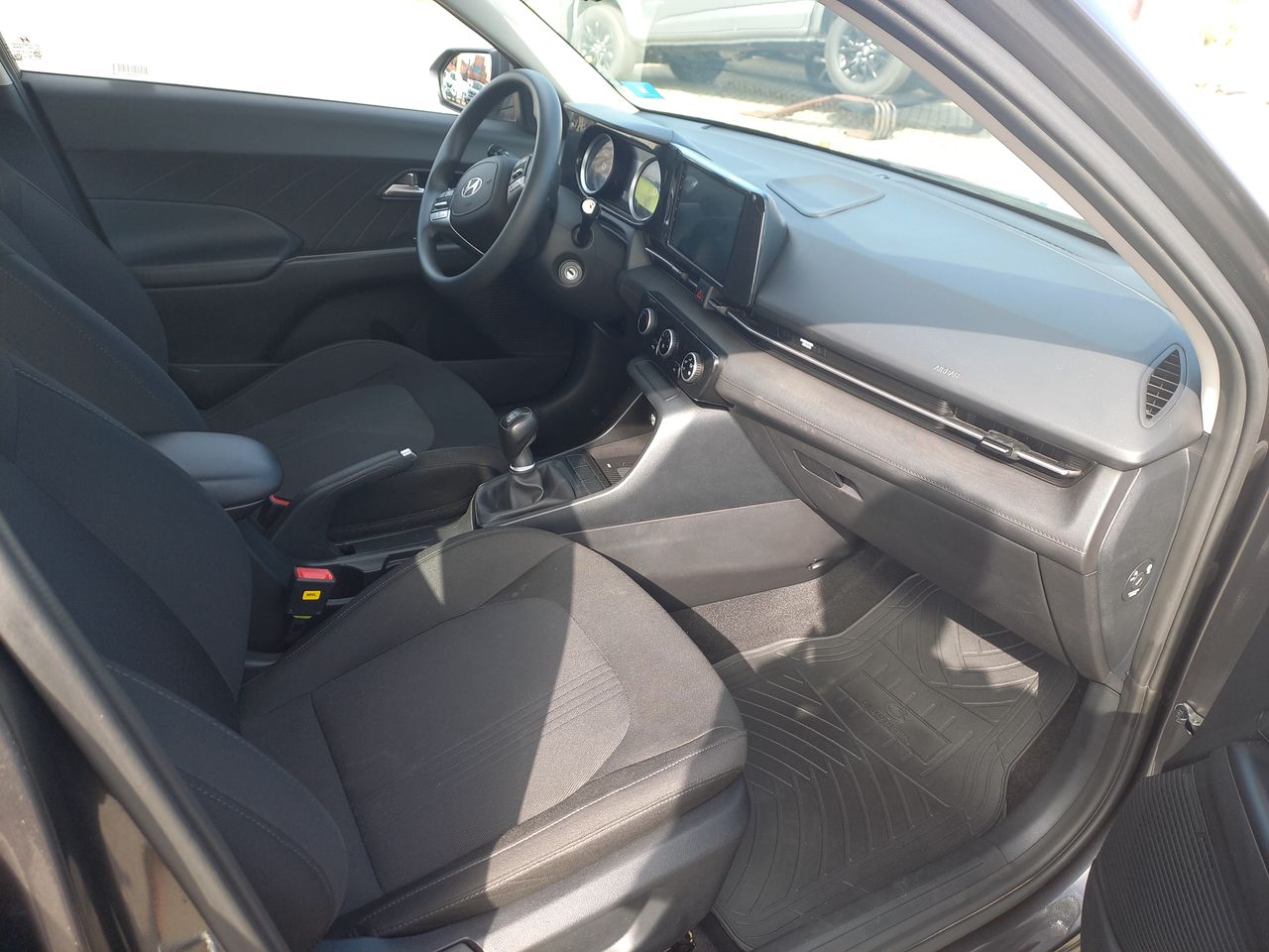 HYUNDAI - 16