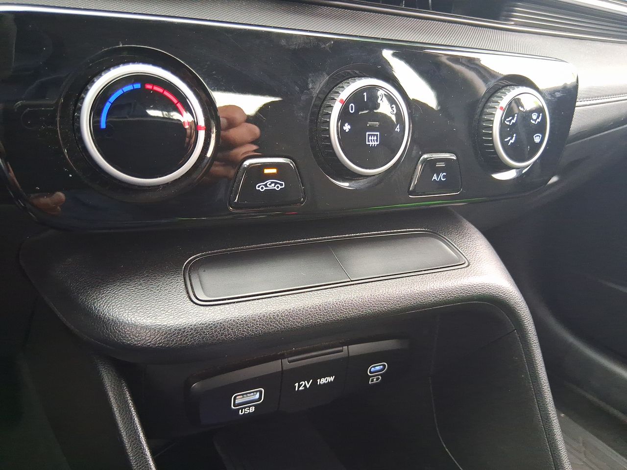 HYUNDAI - 30