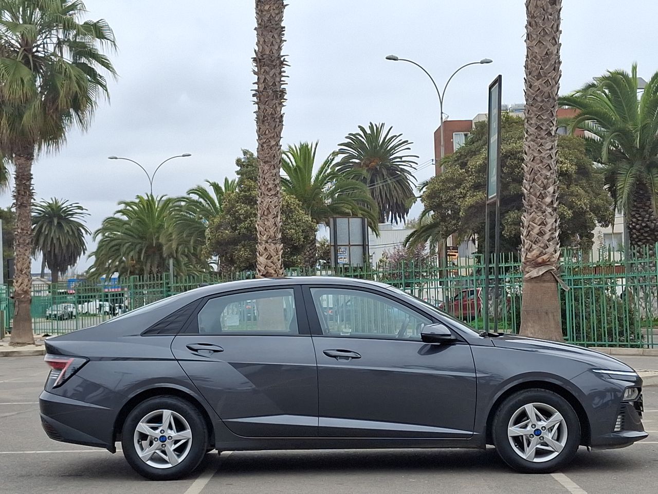HYUNDAI - 8