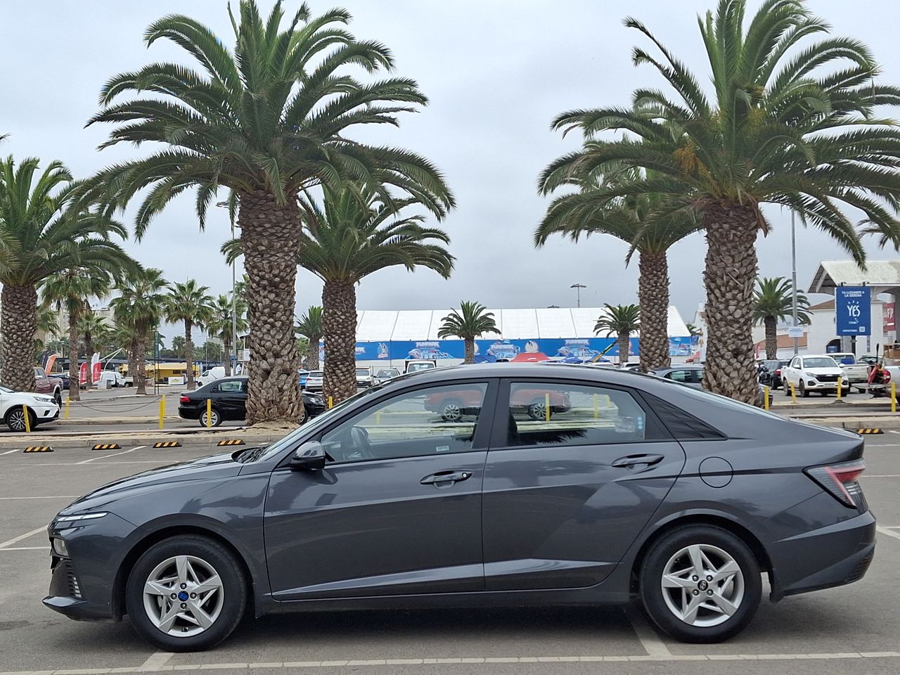 HYUNDAI - 4