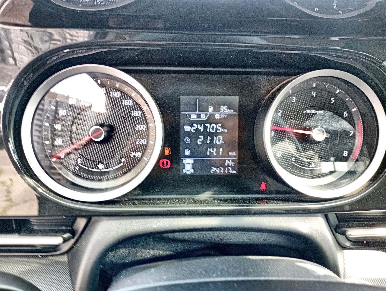 HYUNDAI - 27
